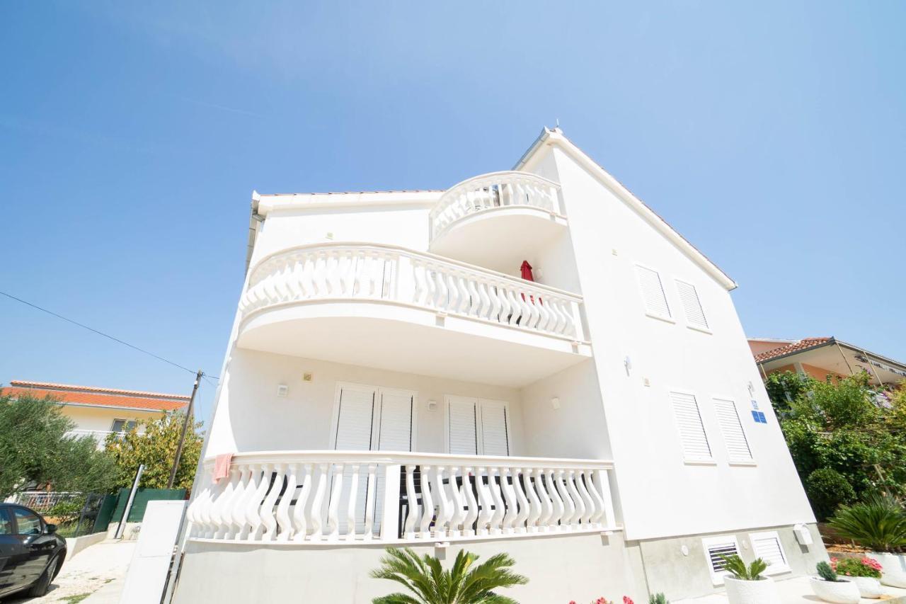 מרינה Villa Maros מראה חיצוני תמונה