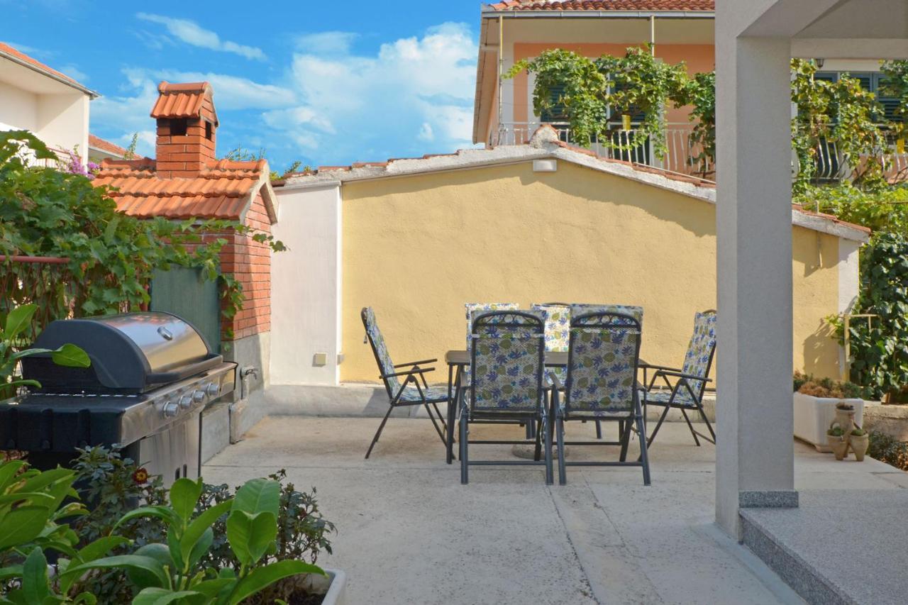 מרינה Villa Maros מראה חיצוני תמונה
