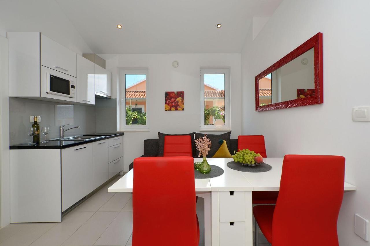 מרינה Villa Maros מראה חיצוני תמונה