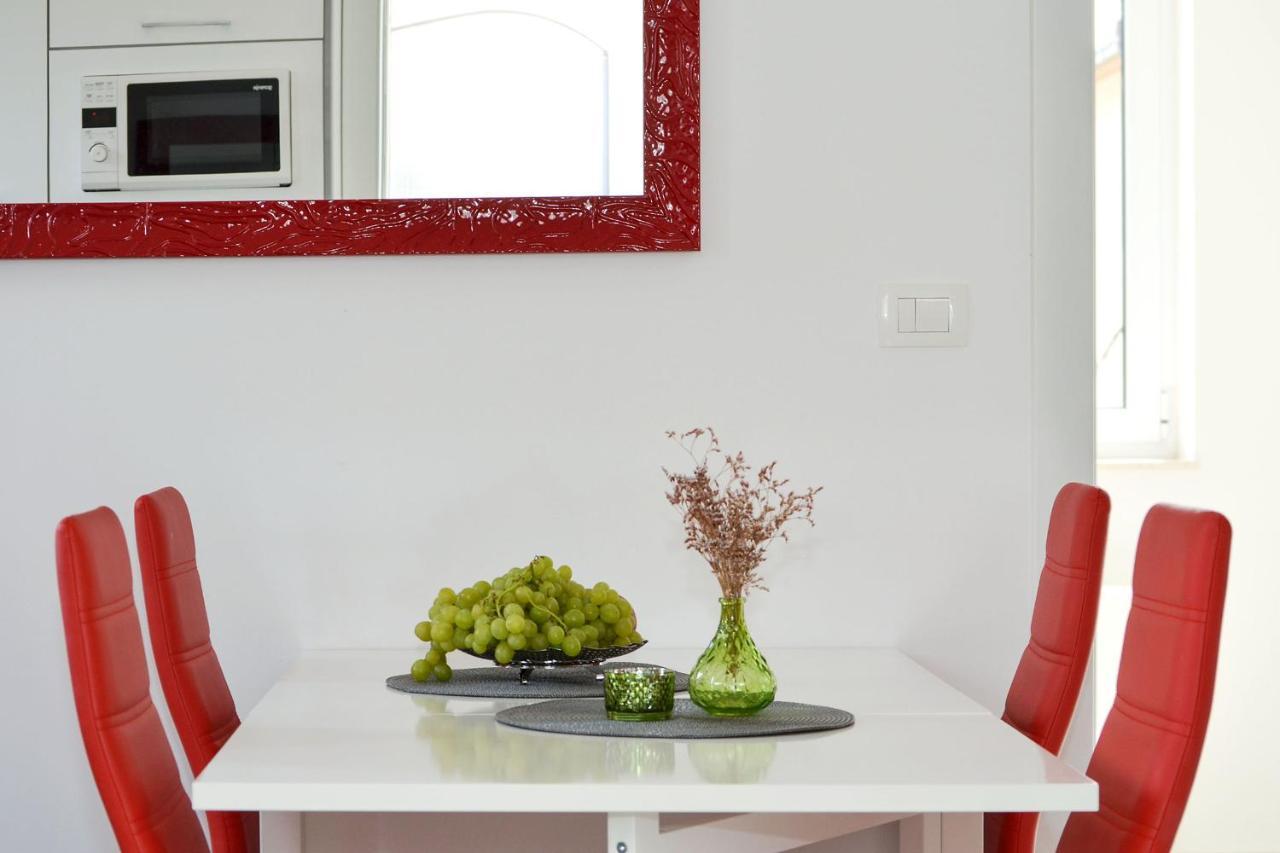 מרינה Villa Maros מראה חיצוני תמונה