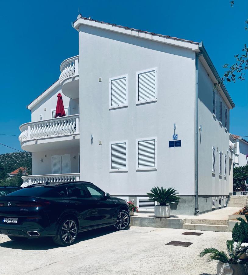 מרינה Villa Maros מראה חיצוני תמונה